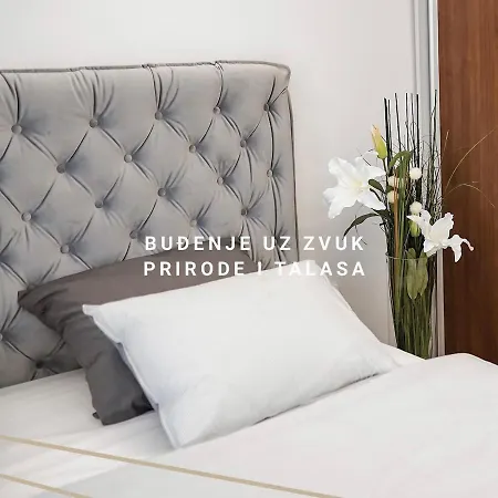 Holiday home Ada Moment Splav- Kuca Na Reci Beograd- Floating House On Sava River ,belgrade