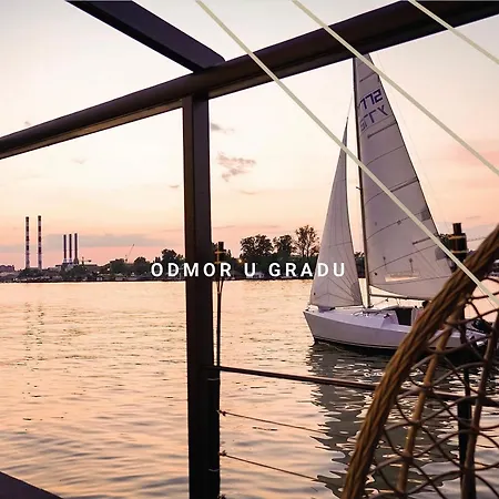 Ada Moment Splav- Kuca Na Reci Beograd- Floating House On Sava River ,belgrade Tatil Evi