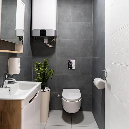 Holiday home Ada Moment Splav- Kuca Na Reci Beograd- Floating House On Sava River ,belgrade *