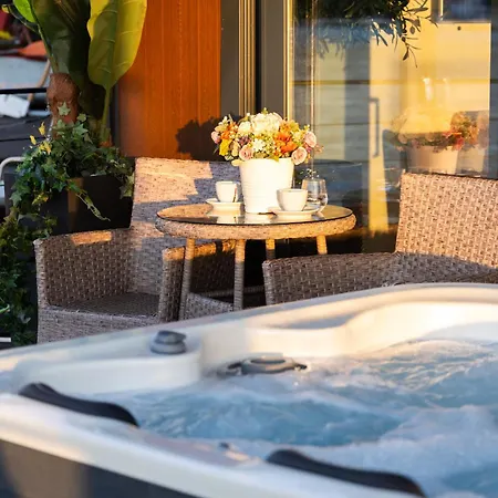 Holiday home Ada Moment Splav- Kuca Na Reci Beograd- Floating House On Sava River ,belgrade Belgrade