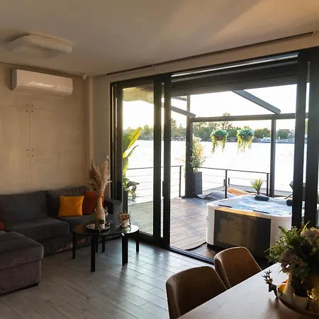 Ada Moment Splav- Kuca Na Reci Beograd- Floating House On Sava River ,belgrade * Belgrade