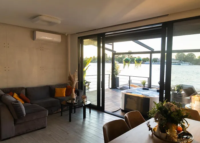 Ada Moment Splav- Kuca Na Reci Beograd- Floating House On Sava River ,belgrade * Belgrade