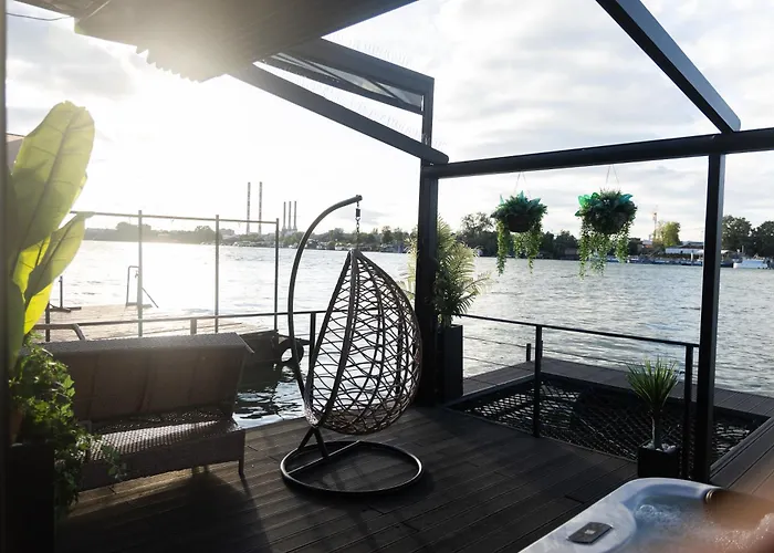 Ada Moment Splav- Kuca Na Reci Beograd- Floating House On Sava River ,belgrade