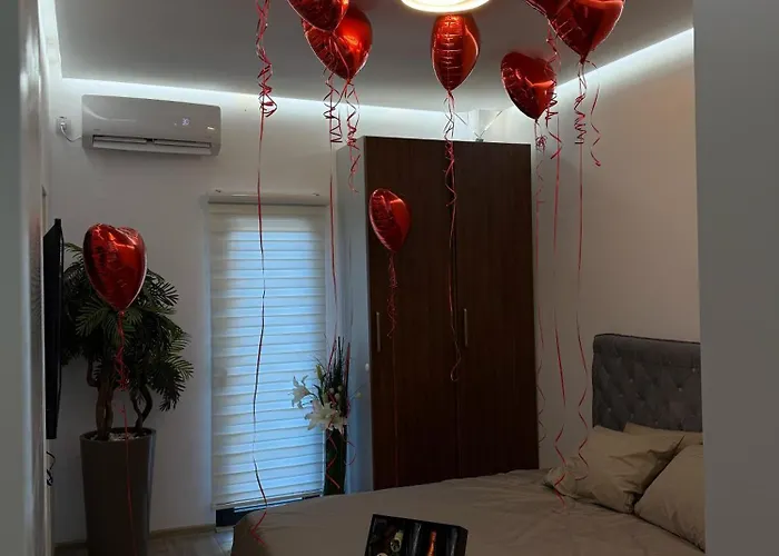 Holiday home Ada Moment Splav- Kuca Na Reci Beograd- Floating House On Sava River ,belgrade *