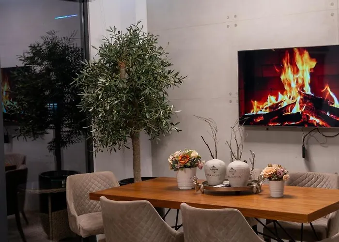 Ada Moment Splav- Kuca Na Reci Beograd- Floating House On Sava River ,belgrade *